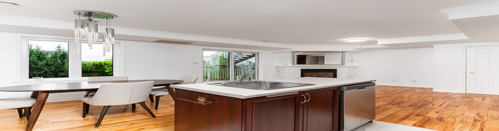 4 Bedrooms Bedrooms, ,2 BathroomsBathrooms,Apartment,For Sale,1110