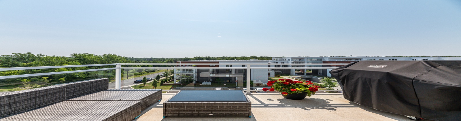 1 Bedroom Bedrooms, 6 Rooms Rooms,1 BathroomBathrooms,Apartment,For Sale,1126